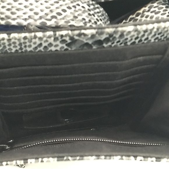 Nine West Faux Python Snake Print Small Crossbody Purse - Picture 12 of 13